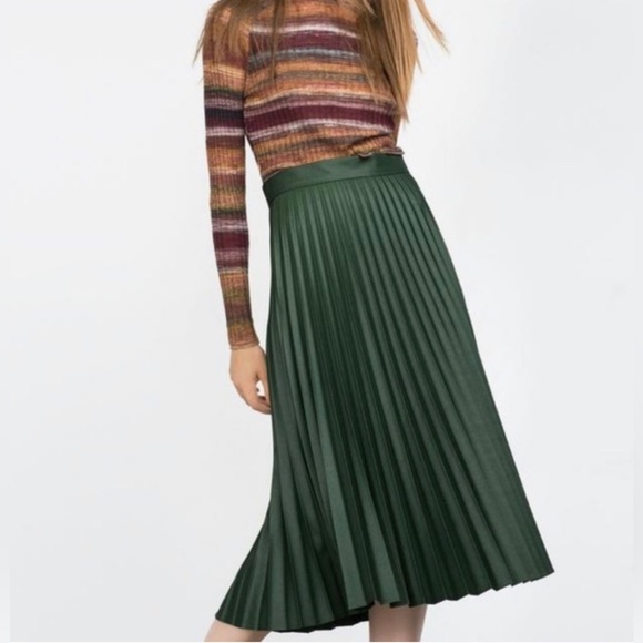 ZARA Green Pleated Skirt - Picture 3 of 15